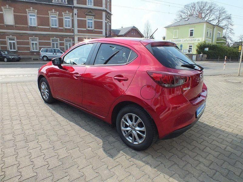 Gebraucht Mazda 2 Exclusive 90 PS (66 kW) 2022 Rot Limousine