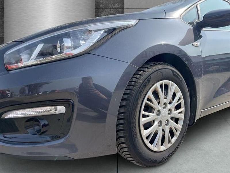 Gebraucht Kia Ceed 99 PS (72 kW) 2017 Grau Kleinwagen