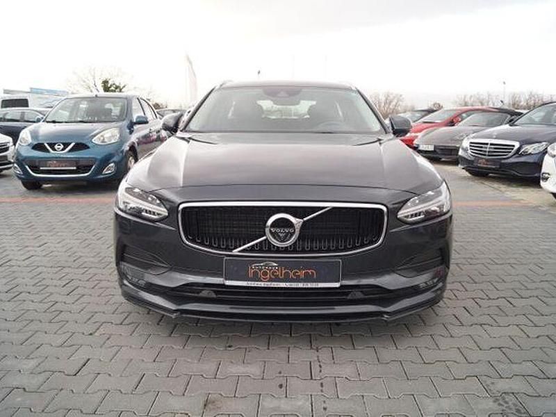 Gebraucht Volvo 360 88 PS (64 kW) 2019 Andere Limousine