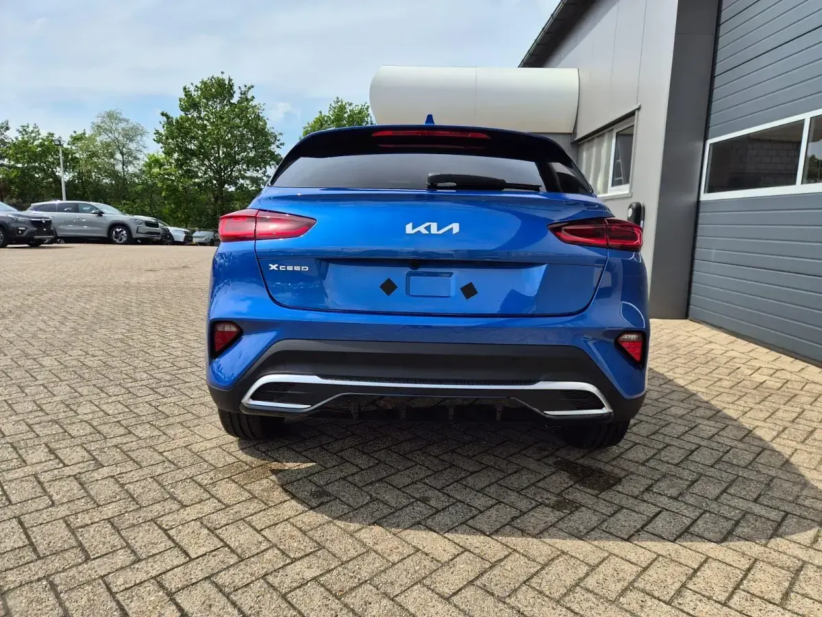 Neu Kia XCeed 150 PS (110 kW) 2026 Blueflame metallic SUV