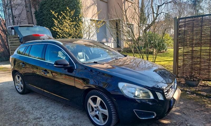 Gebraucht Volvo V60 205 PS (150 kW) 2010 Schwarz Kombi