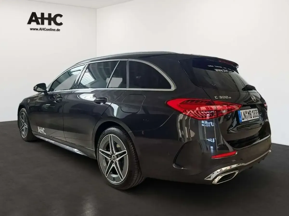 Gebraucht Mercedes C300e AMG 204 PS (150 kW) 2025 Metalliclack graphitgrau Kombi