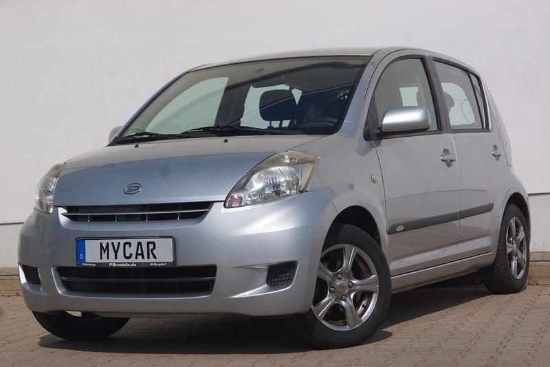 Gebraucht Daihatsu Sirion 69 PS (50 kW) 2008 Silber Kleinwagen