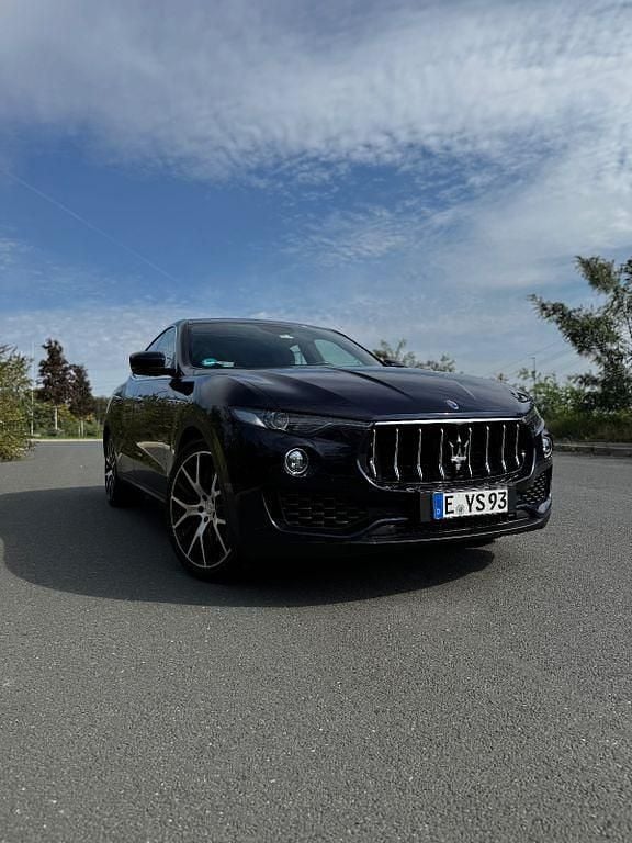 Andere farben Gebraucht 2017 Maserati Levante SUV | 22.000 € (Etwas zu teuer) - Bild 1/4