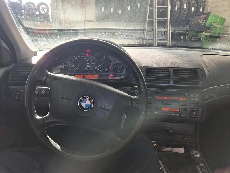 Gebraucht BMW 325 193 PS (141 kW) 2001 Limousine