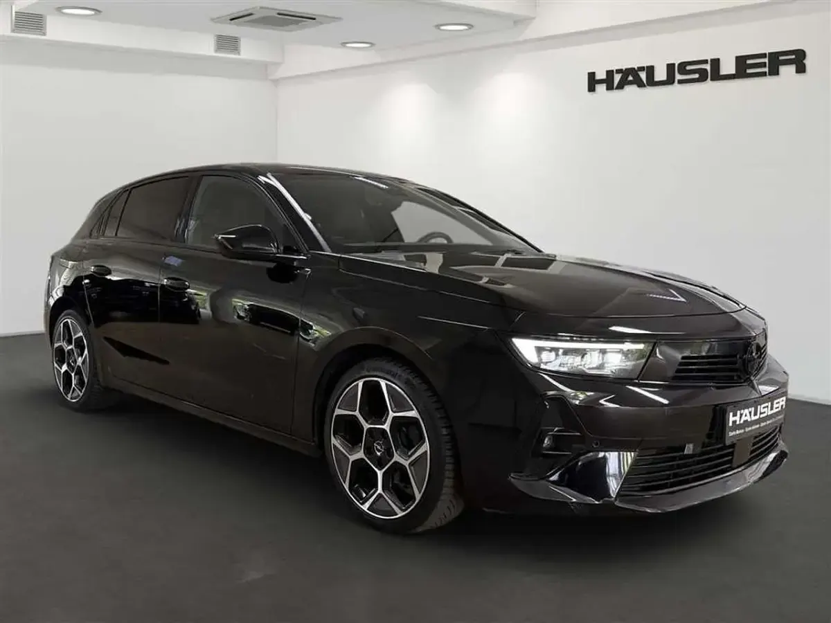 Gebraucht Opel Astra Ultimate 131 PS (96 kW) 2024 Schwarz Kleinwagen