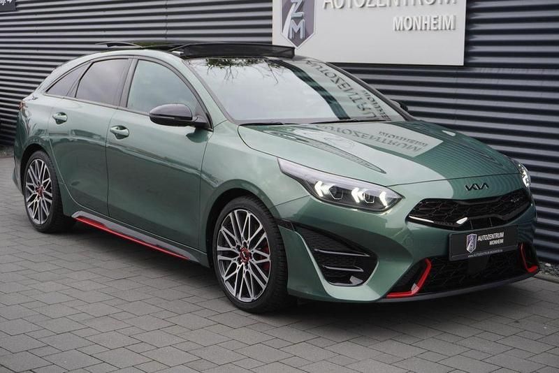 Gebraucht Kia ProCeed GT GT 204 PS (150 kW) 2023 Experience green metallic Kleinwagen