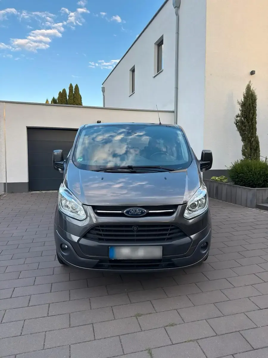 Gebraucht Ford Tourneo Custom Titanium 155 PS (114 kW) 2015 Grau Van
