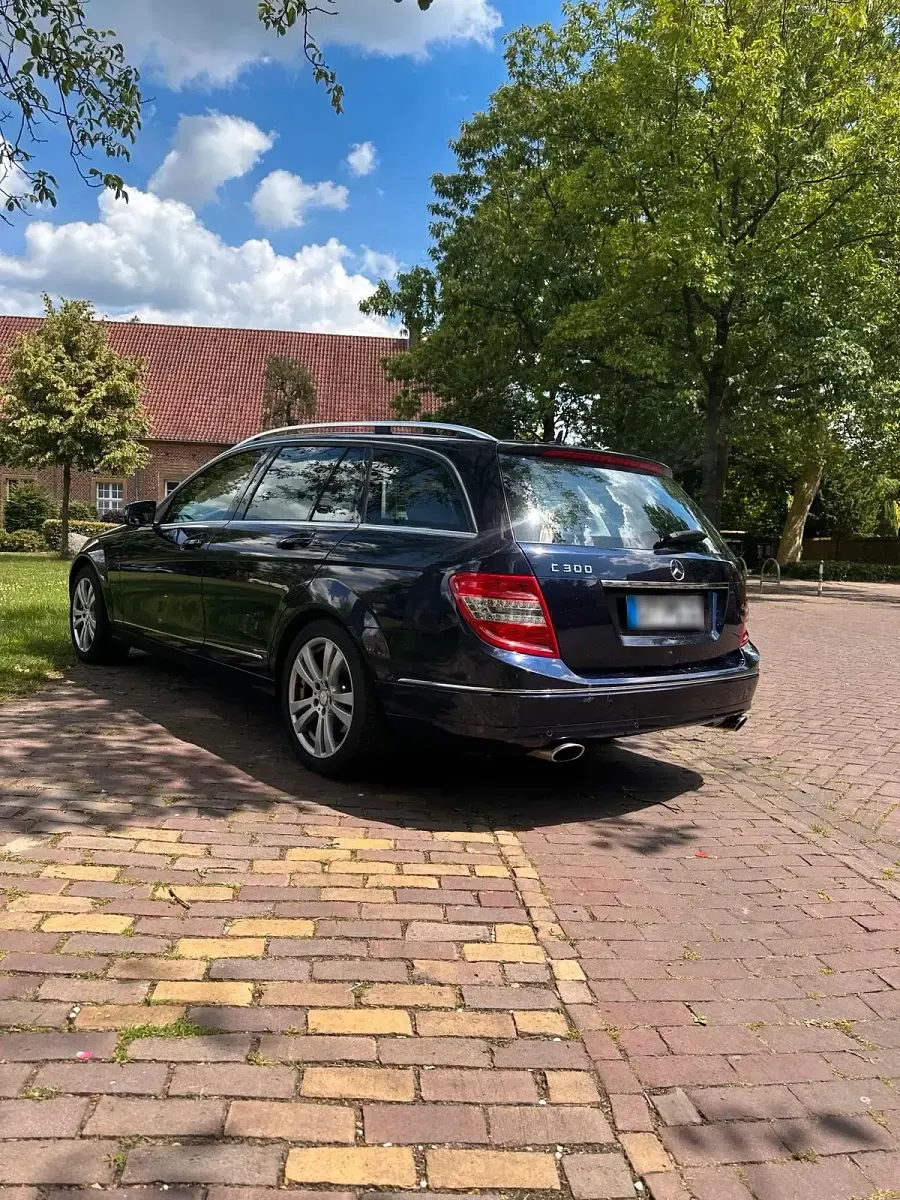 Gebraucht Mercedes C300 245 PS (180 kW) 2010 Blau Kombi