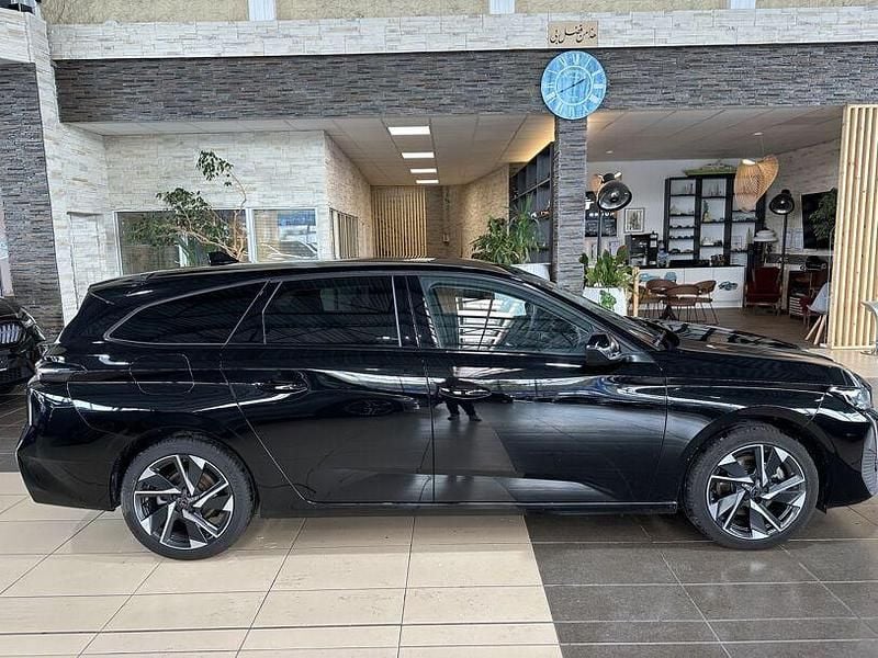 Second-hand Peugeot 308 Allure 131 CP (96 kW) 2024 Negru Break