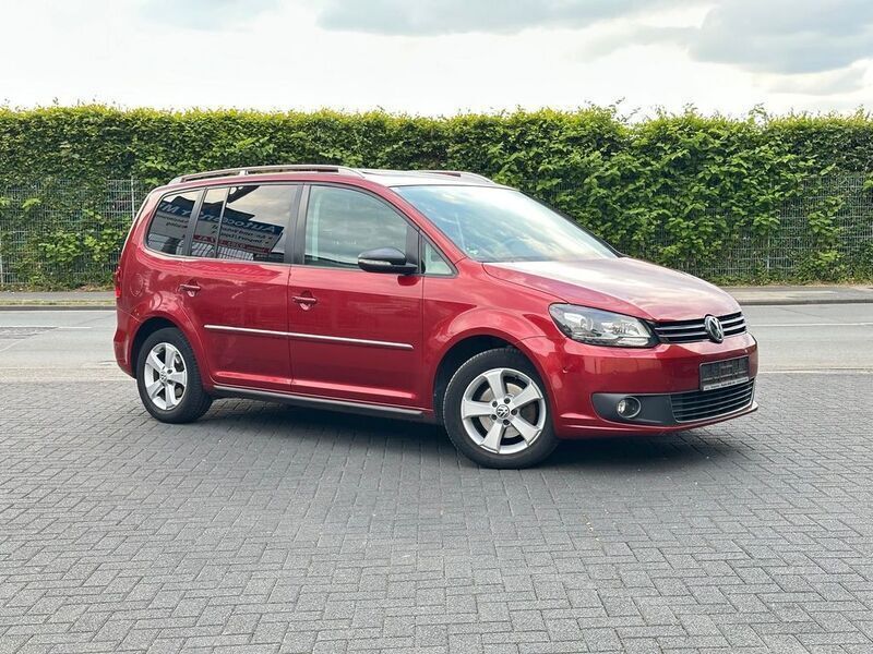 Rot Gebraucht 2012 VW Touran Highline Van / Kleinbus | 9.890 € (Etwas zu teuer) - Bild 1/4