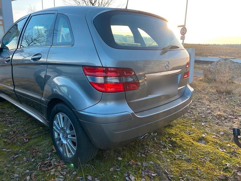 Gebraucht Mercedes B200 140 PS (102 kW) 2008 Grau Van / Kleinbus
