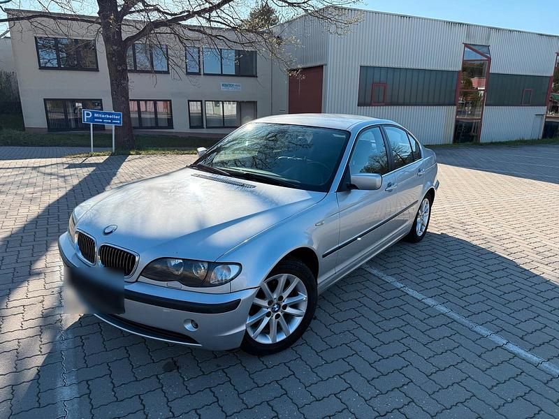 Second-hand BMW 318 143 CP (105 kW) 2004 Argintiu Berlinǎ