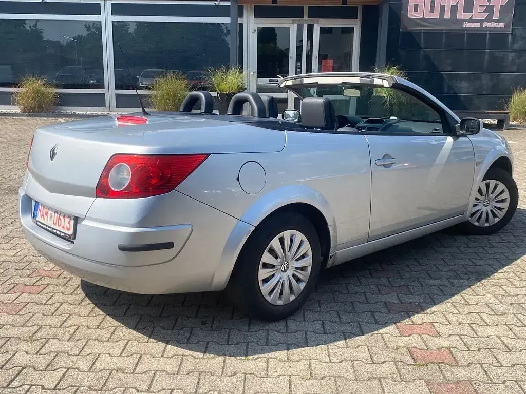 Gebraucht Renault Mégane Cabriolet Authentique 113 PS (83 kW) 2005 Silber Cabrio