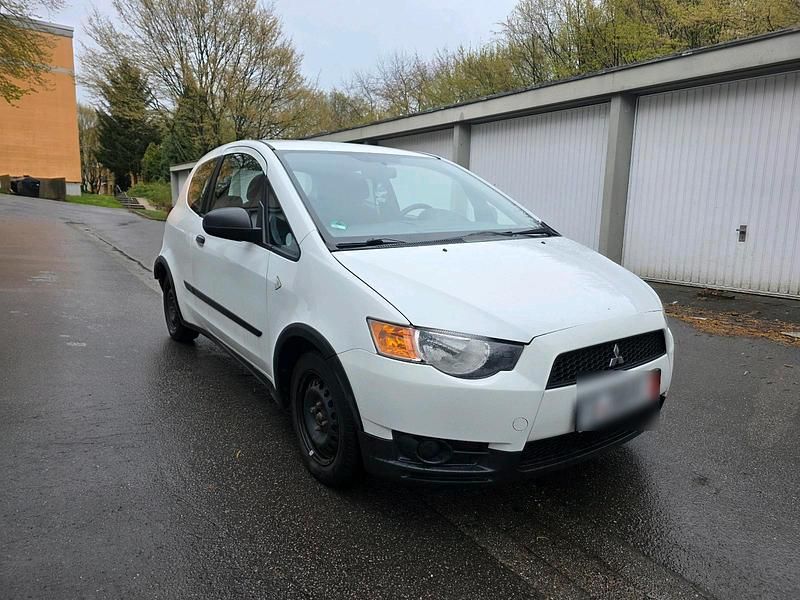 Second-hand Mitsubishi Colt 75 CP (55 kW) 2010 Alb Hatchback