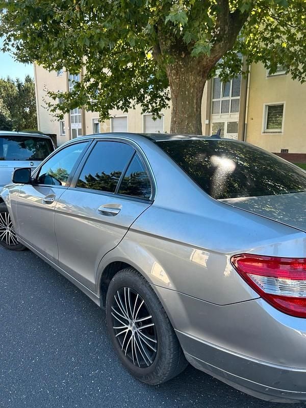 Beige Gebraucht 2007 Mercedes C220 Limousine | 2.900 € (Superpreis) - Bild 1/4