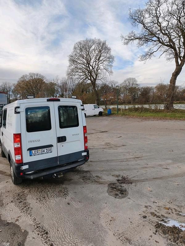 Gebraucht Iveco Daily 126 PS (92 kW) 2013 Weiß Limousine