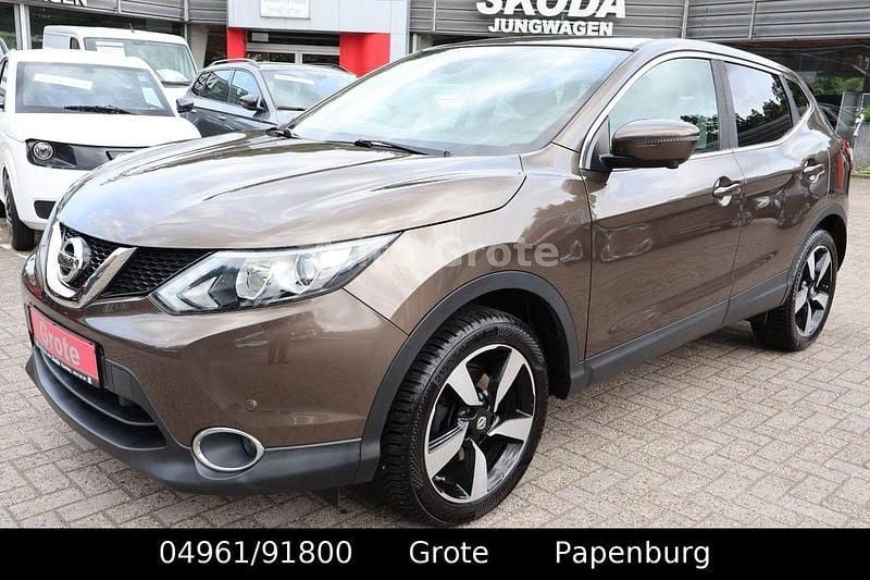 Braun Gebraucht 2015 Nissan Qashqai N-Connecta SUV | 10.990 € (Fairer Preis) - Bild 1/4