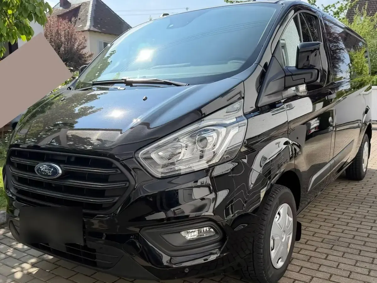 Używany Ford Transit Custom 131 KM (96 kW) 2021 Czarny Minivan