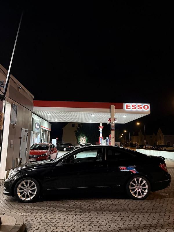 Gebraucht Mercedes C250 204 PS (150 kW) 2012 Schwarz Coupé