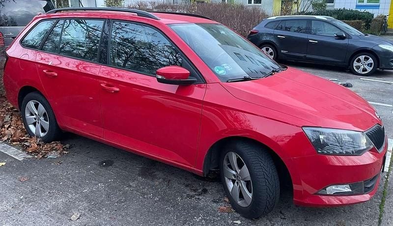 Rot Gebraucht 2015 Skoda Fabia Kombi | 6.700 € (Guter Preis) - Bild 1/4