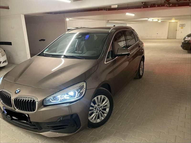 Gebraucht BMW 218 Active Tourer 140 PS (102 kW) 2019 Braun Van / Kleinbus