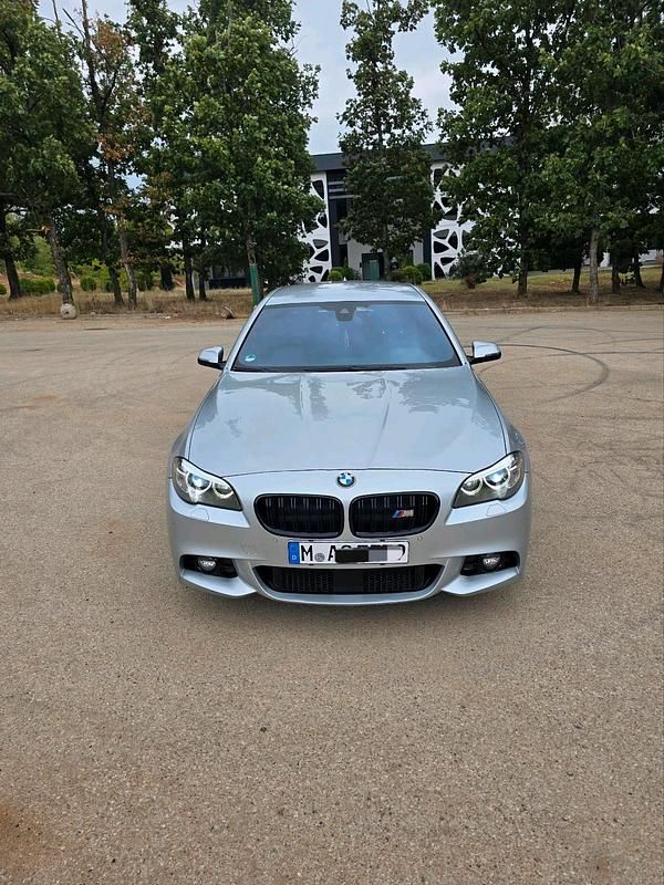Grau Gebraucht 2014 BMW 535 M Sport Limousine | 23.700 € - Bild 1/4