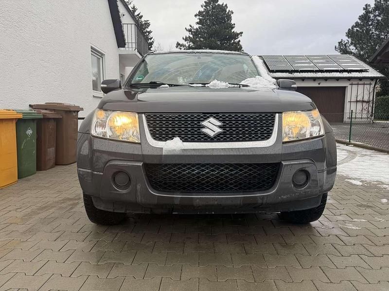 Gebraucht Suzuki Grand Vitara 129 PS (94 kW) 2011 Grau SUV