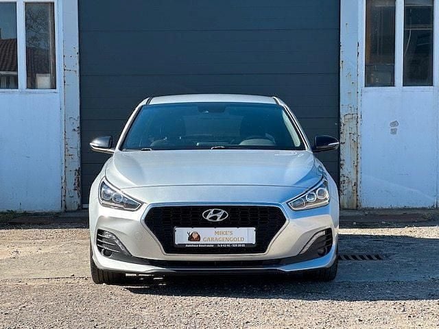 Gebraucht Hyundai i30 Passion Plus 140 PS (102 kW) 2018 Silber Limousine