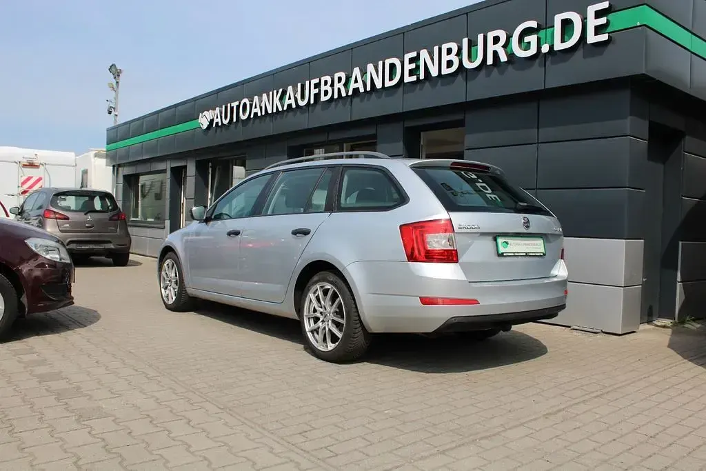 Gebraucht Skoda Octavia Active 140 PS (102 kW) 2014 Silber Kombi