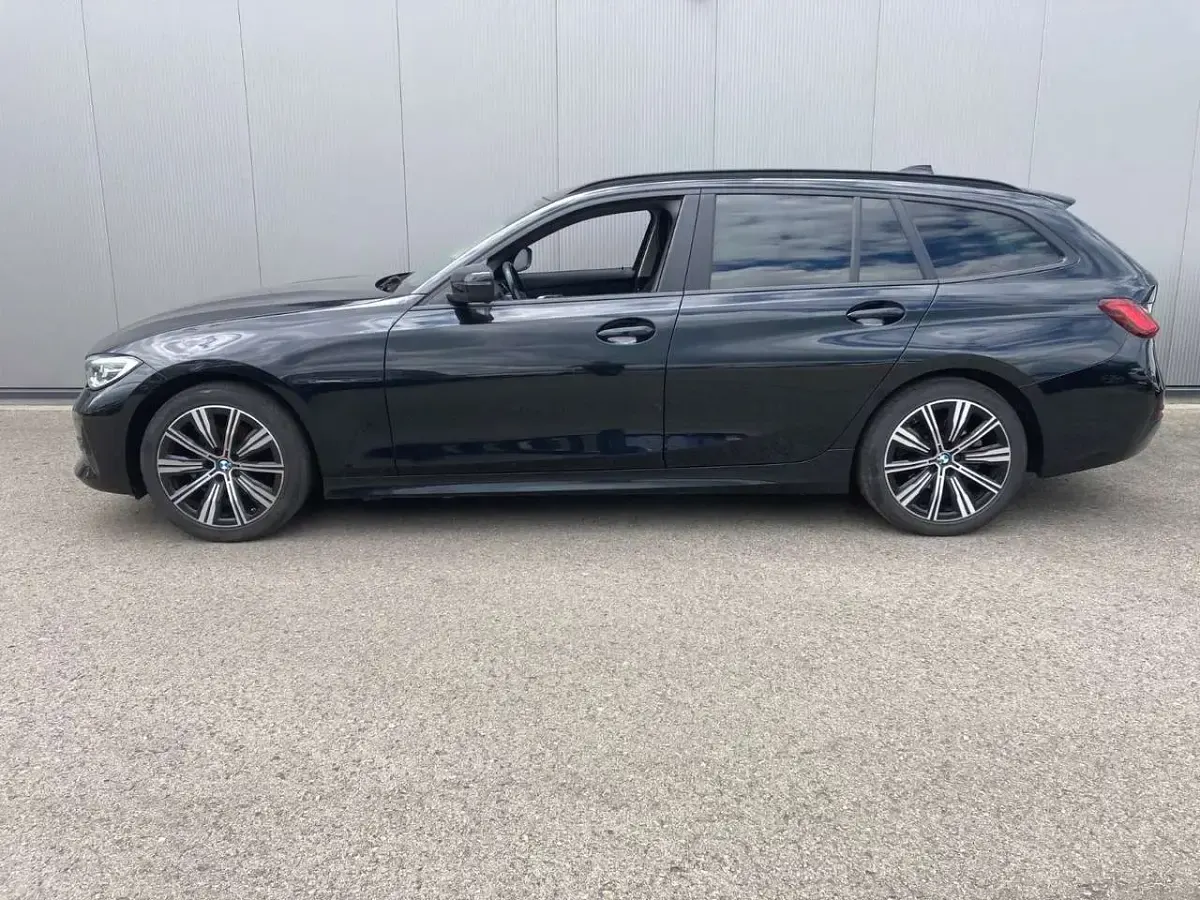 Gebraucht BMW 320 190 PS (139 kW) 2020 Black sapphie metallic Kombi
