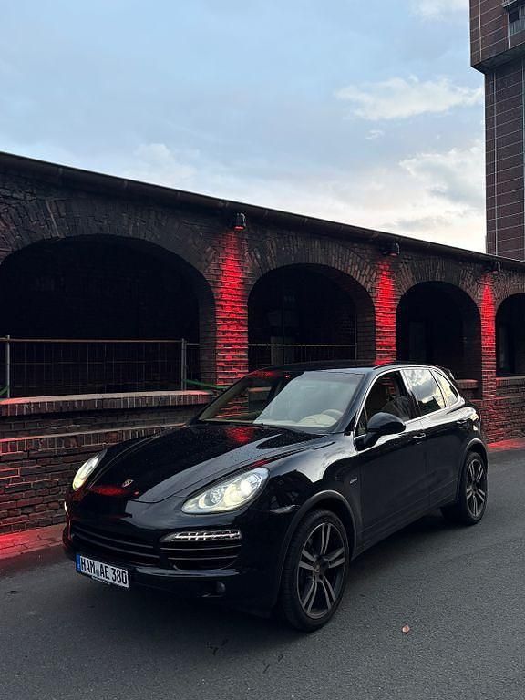 Schwarz Gebraucht 2010 Porsche Cayenne SUV | 14.800 € (Fairer Preis) - Bild 1/4