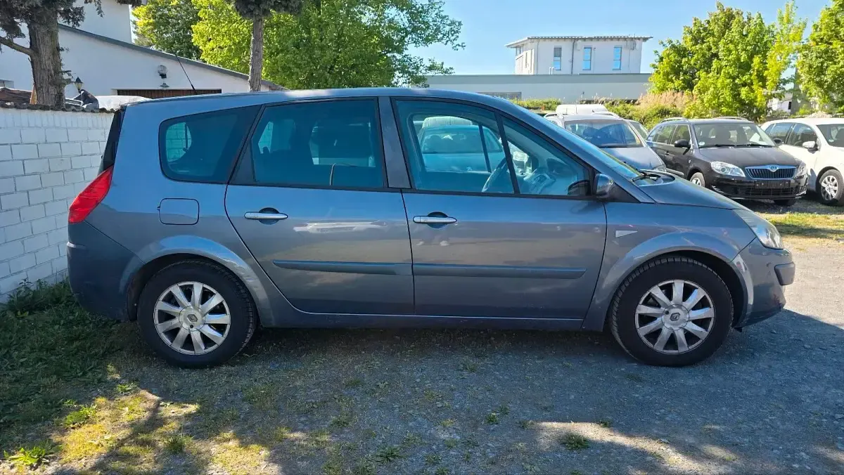 Gebraucht Renault Scénic II 150 PS (110 kW) 2008 Grau Van / Kleinbus