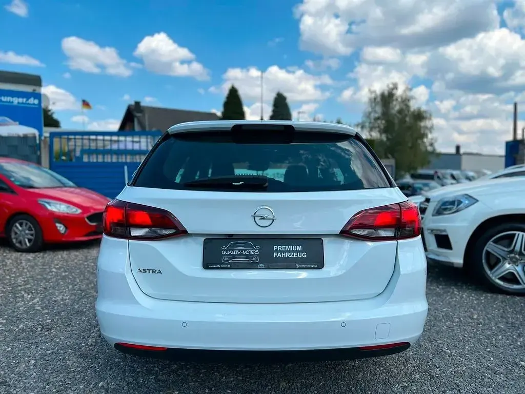 Gebraucht Opel Astra Design & Tech 110 PS (80 kW) 2022 Weiß Kleinwagen