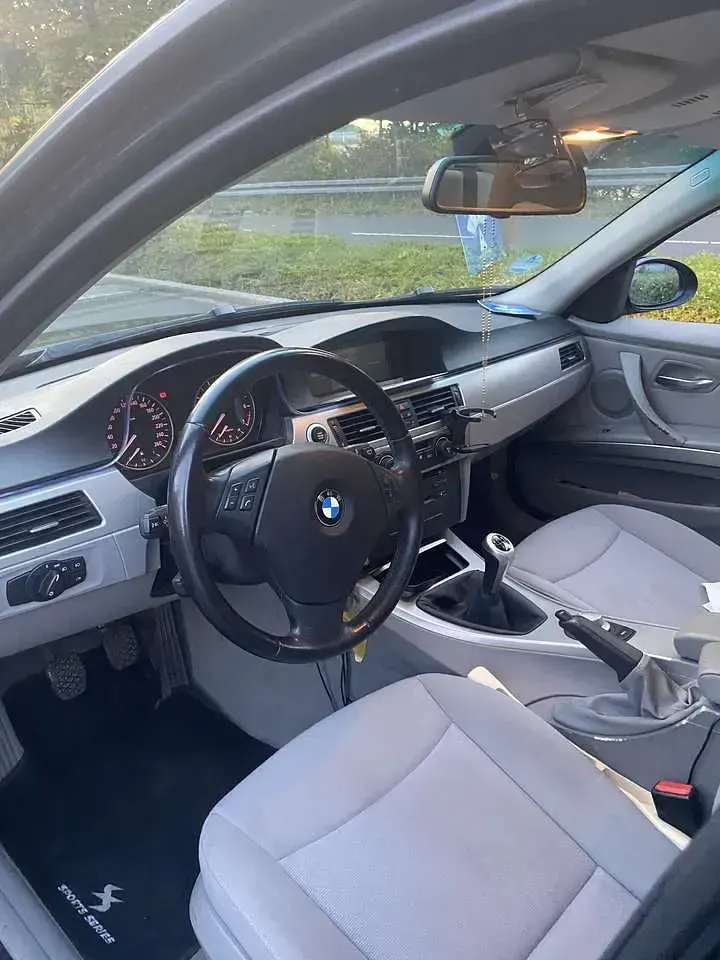 Gebraucht BMW 318 129 PS (94 kW) 2005 Blau Limousine