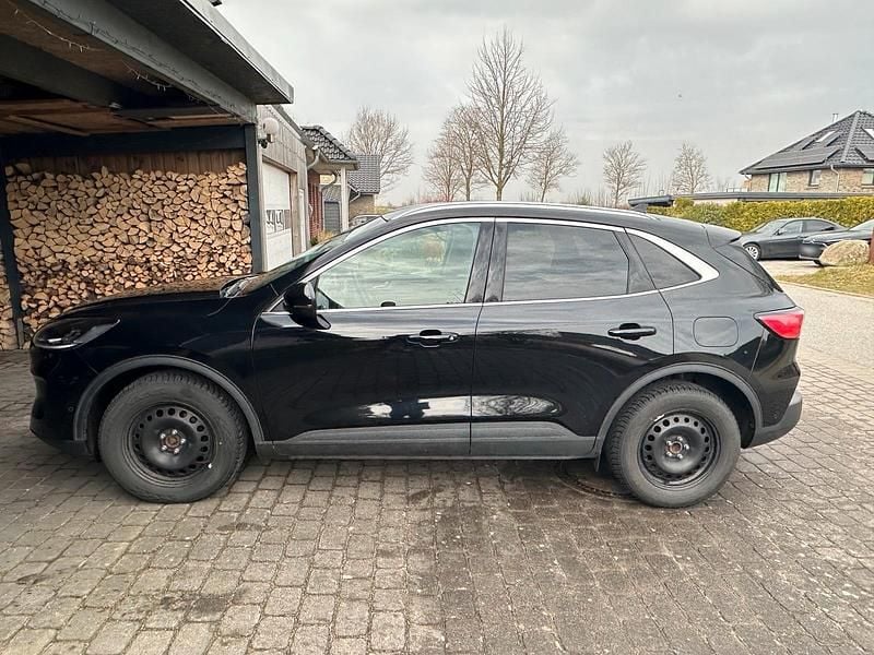 Gebraucht Ford Kuga Titanium 120 PS (88 kW) 2020 Schwarz SUV