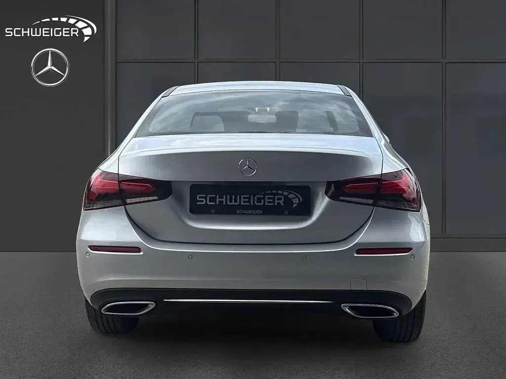 Gebraucht Mercedes A180 Progressive 136 PS (100 kW) 2020 Silber Limousine