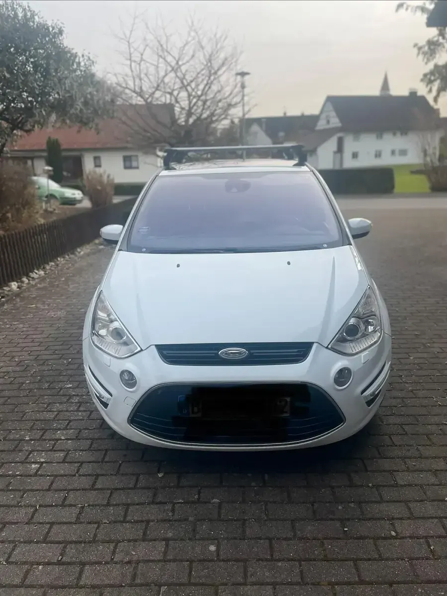 Gebraucht Ford S-MAX Titanium 140 PS (102 kW) 2011 Weiß Van / Kleinbus