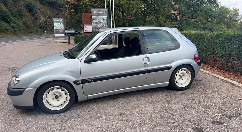 Gebraucht Citroën Saxo 100 PS (73 kW) 2001 Grau Kleinwagen