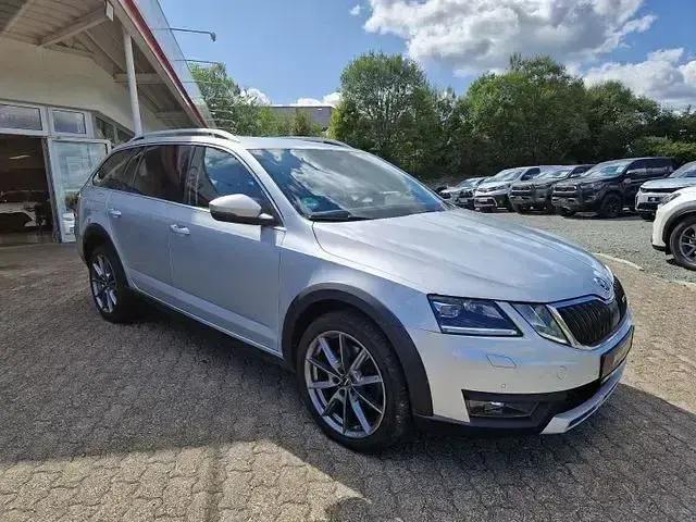 Gebraucht Skoda Octavia Scout 4x4 184 PS (135 kW) 2018 Silber Kombi