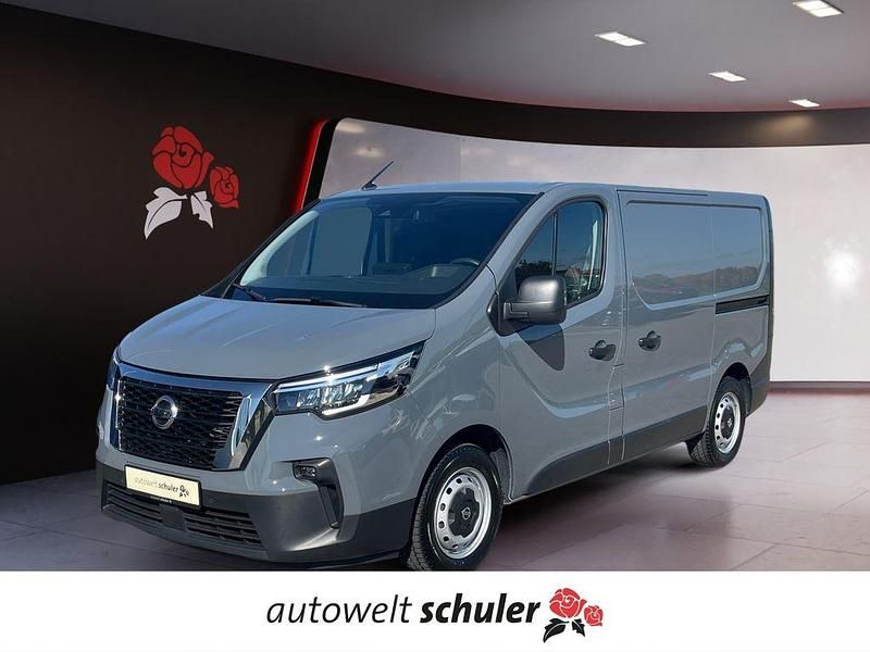 Grau Gebraucht 2023 Nissan Primastar Acenta Van / Kleinbus | 23.749 € (Guter Preis) - Bild 1/4