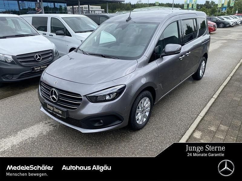 Grau Neu 2025 Mercedes 180 Progressive Limousine | 36.850 € (Fairer Preis) - Bild 1/4
