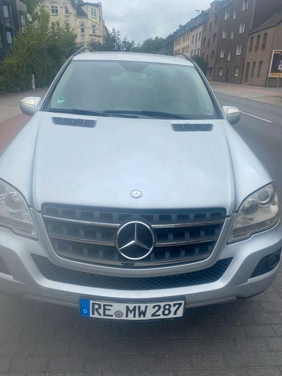 Silber Gebraucht 2009 Mercedes ML280 SUV | 7.500 € (Superpreis) - Bild 1/4