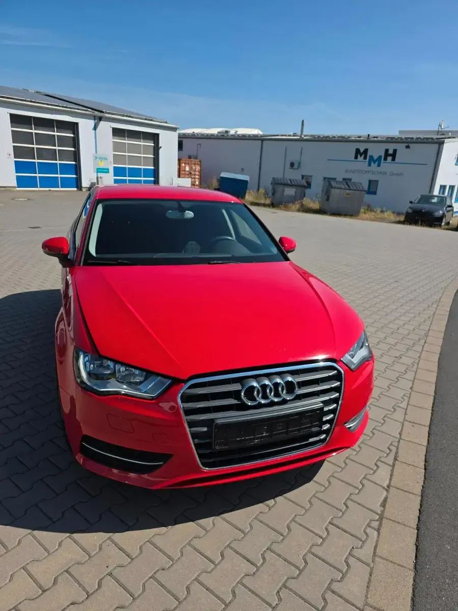 Gebraucht Audi A3 122 PS (89 kW) 2013 Rot Limousine