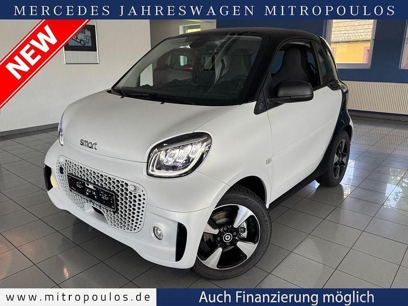 Weiß Gebraucht 2024 Smart ForTwo Electric Drive Exclusive Coupé | 17.550 € (Fairer Preis) - Bild 1/4