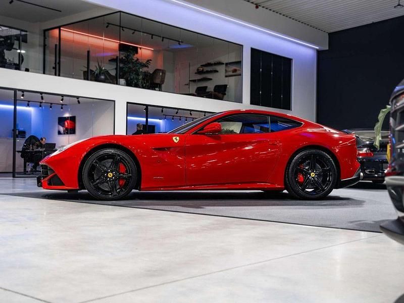 Gebraucht Ferrari F12 741 PS (545 kW) 2013 Rot Coupé