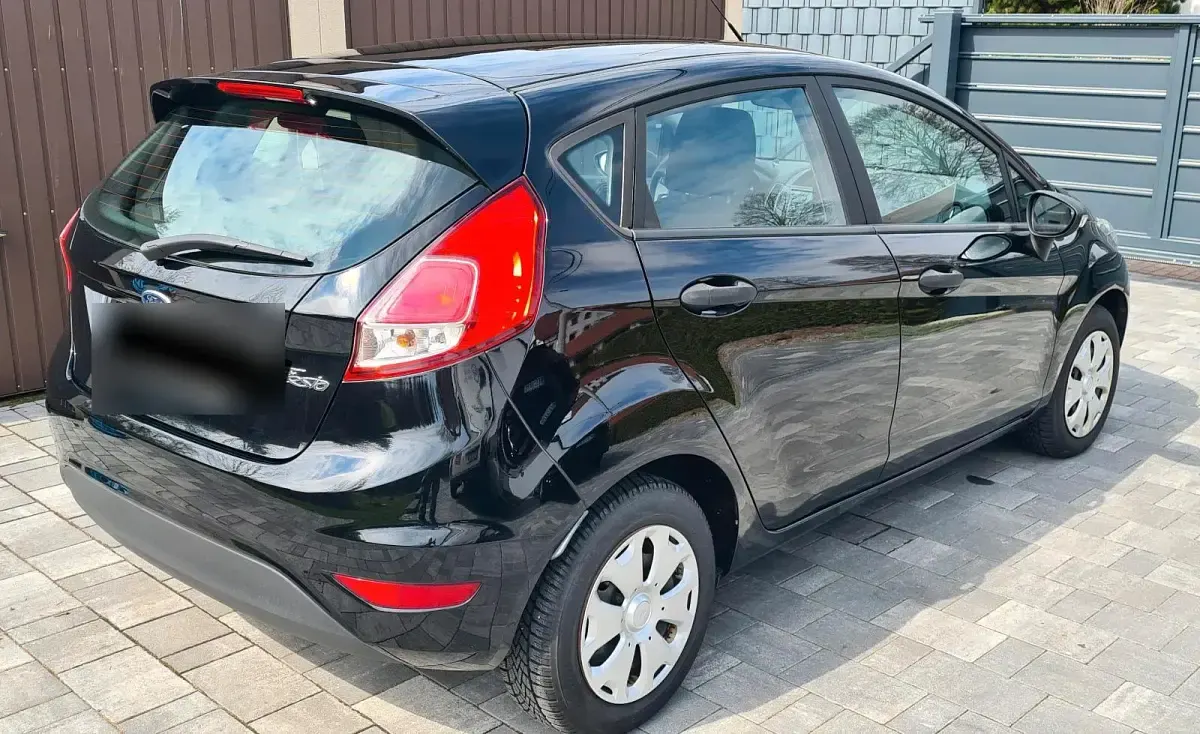 Gebraucht Ford Fiesta Trend 60 PS (44 kW) 2015 Schwarz Kleinwagen