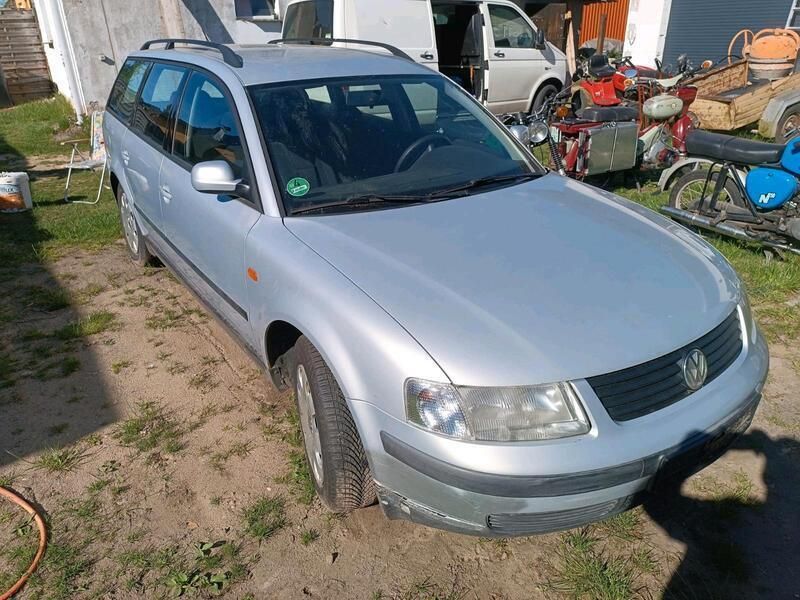 Silber Gebraucht 1997 VW Passat Kombi | 500 € (Guter Preis) - Bild 1/4