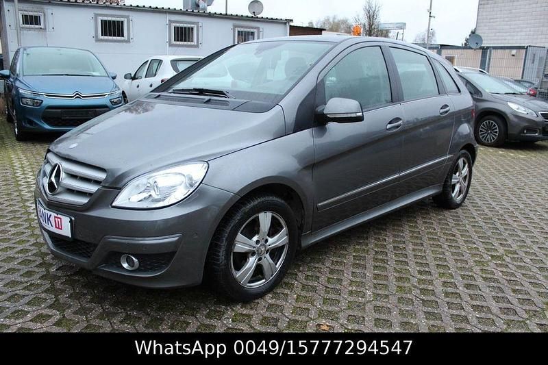Grau Gebraucht 2009 Mercedes B200 Van / Kleinbus | 4.500 € (Guter Preis) - Bild 1/4