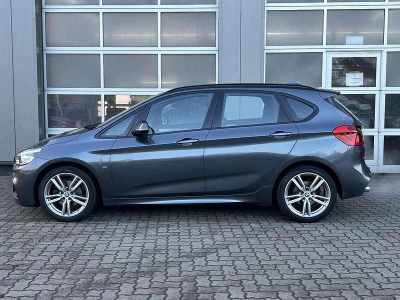 Gebraucht BMW 220 M Sport 192 PS (141 kW) 2018 Mineralgrau metallic Van / Kleinbus